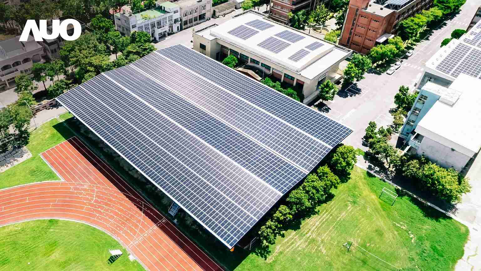 赏金国际SunSteel光电整合型浪板具备快速安装、、轻量化优势,,,,可提升15%发电效能,,,,通过国际IEC与台湾VPC认证安全、、防漏、、、、耐候标准